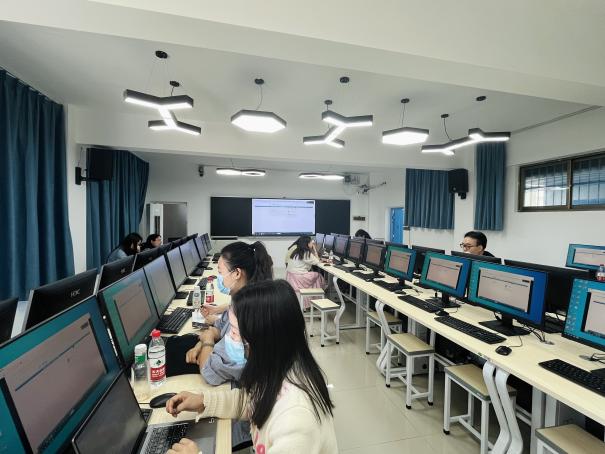 經(jīng)濟管理學院成功舉辦教學軟件培訓(xùn)活動，助力教育行業(yè)軟件開發(fā)應(yīng)用